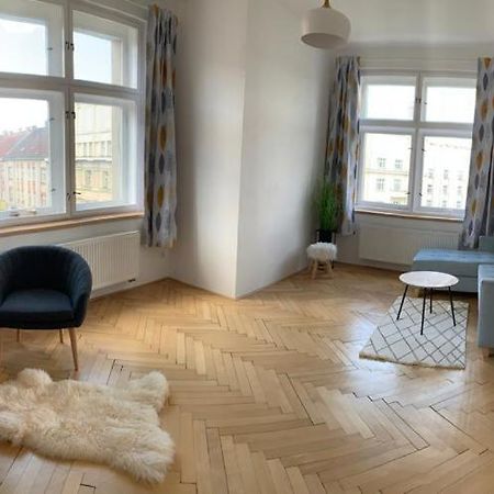 Wine Apartments Hradec Centre Градец-Кралове Экстерьер фото