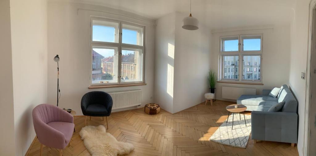 Wine Apartments Hradec Centre Градец-Кралове Экстерьер фото