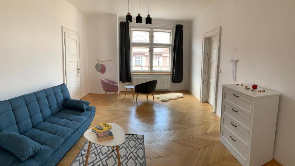 Wine Apartments Hradec Centre Градец-Кралове Экстерьер фото