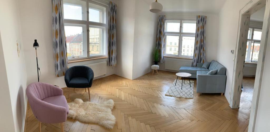 Wine Apartments Hradec Centre Градец-Кралове Экстерьер фото